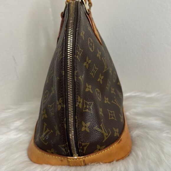 💯Authentic Louis Vuitton Monogram Alma Hand bag🍀 - Picture 5 of 17